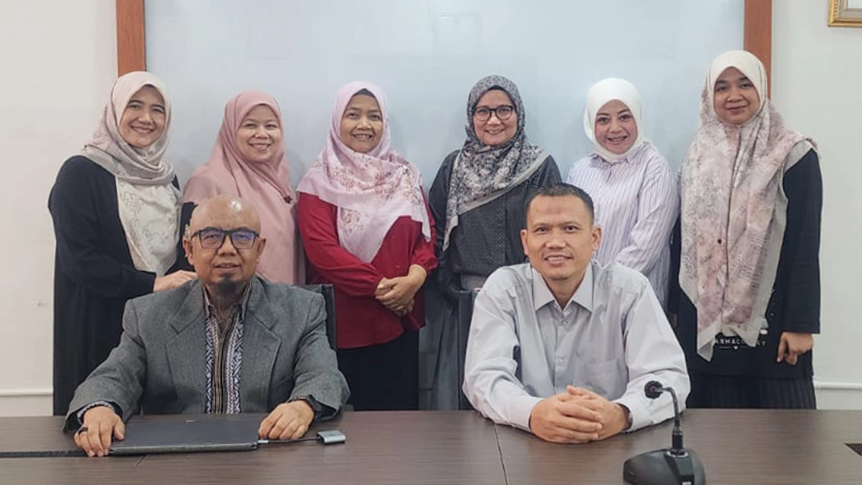 Persyaratan Guru Besar